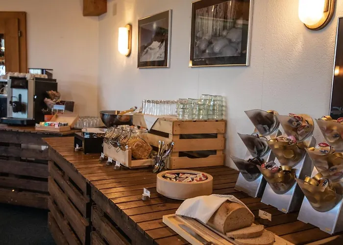 Berggasthaus First - Only Accessible By Cable CarHostel